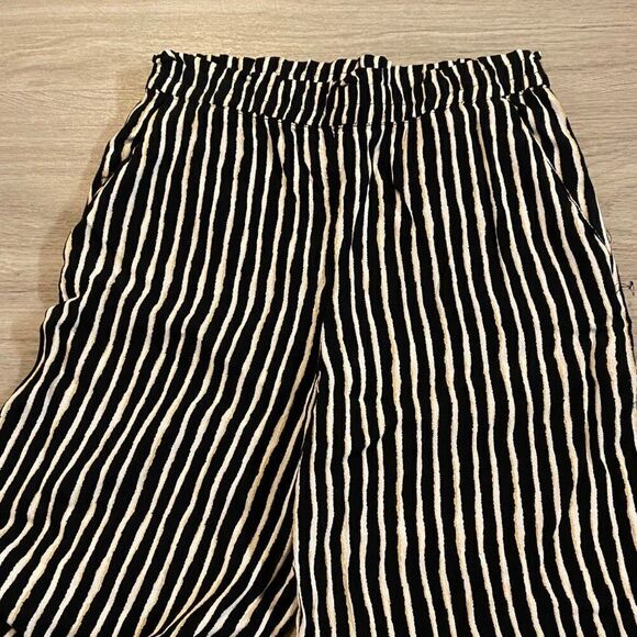 H&M women's black/white striped wide leg loose pant with elastic waist sz 2 - Picture 2 of 8